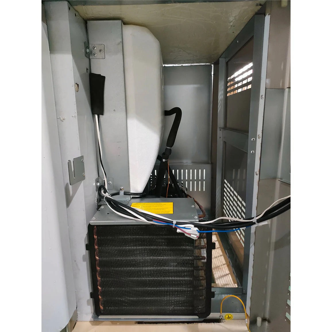 2 Door Freezer Counter - 226L
